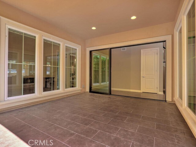 Building Photo - 21 Tigerlily