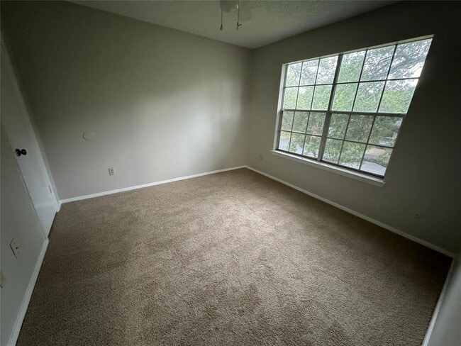 Building Photo - 4204 Everest Ln