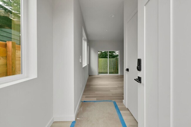 Foto del edificio - Brand-New Construction 2BR Townhome in Seaview