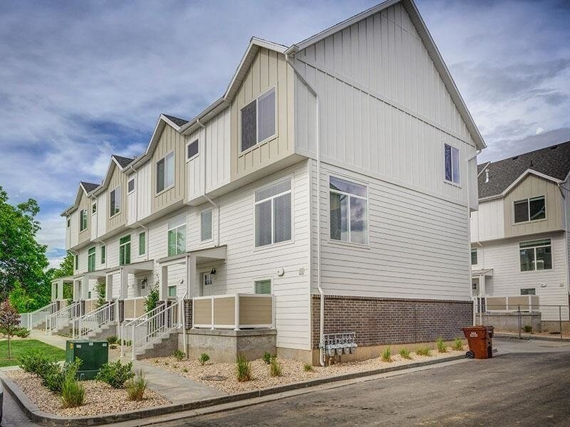 Coventry Townhomes 2323 S 800 W Woods Cross, UT Apartments for Rent