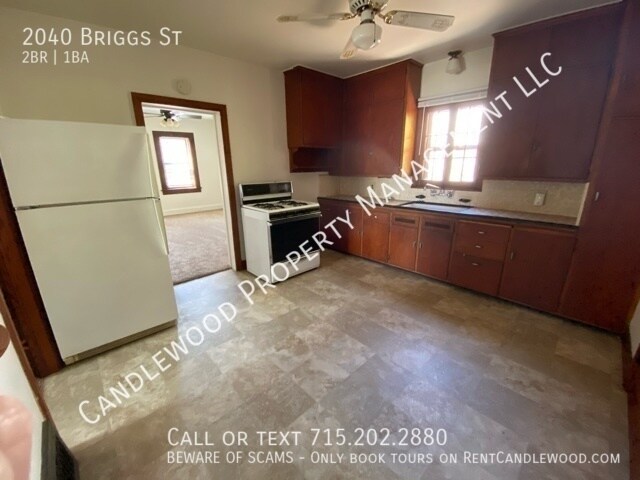 Building Photo - 2 Bedroom Pet Friendly House Available Jun...