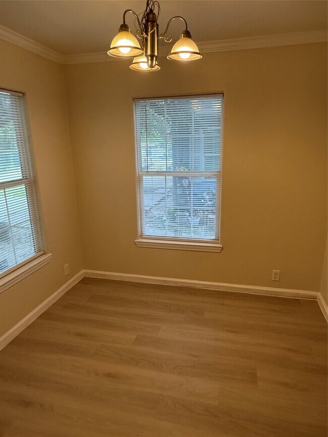 Foto del edificio - 7806 Beckley St