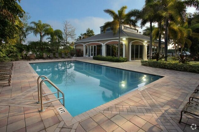 Building Photo - The Luxe at Boca