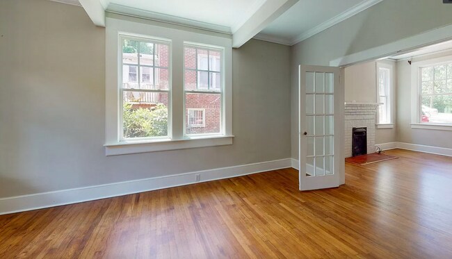 Foto del edificio - 3 bed/2 bath duplex in Wales Garden close ...