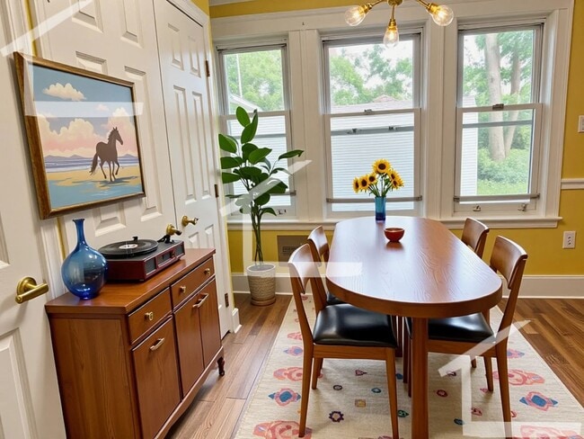 Photo - Nice large 3 bed unit located near Porter ... House