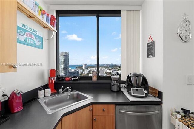 Foto del edificio - 1330 West Ave