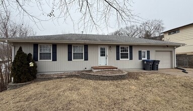 Building Photo - 638 Spencer Ave