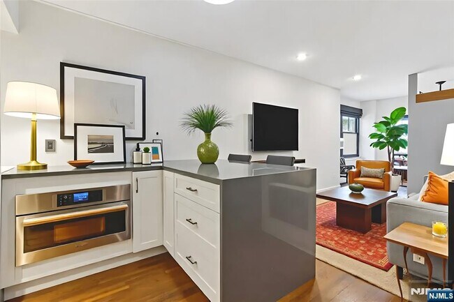 Foto del edificio - 3050 Edwin Ave