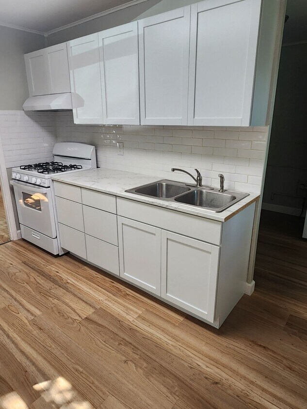 Foto principal - 1065 Eastview Dr