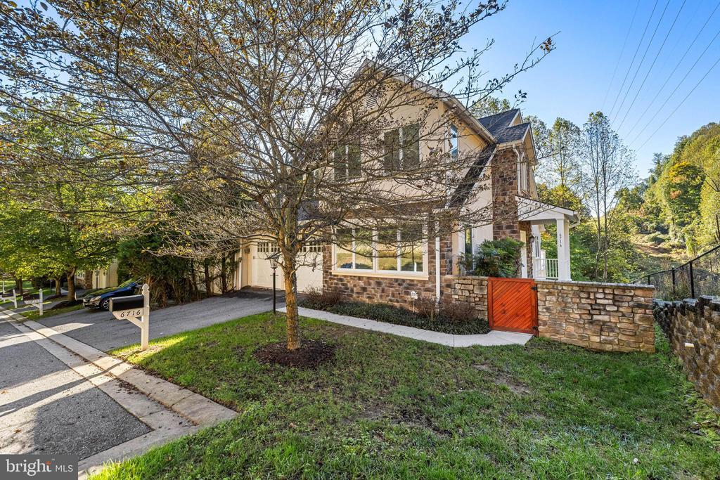 Foto principal - 6716 Newstead Ln