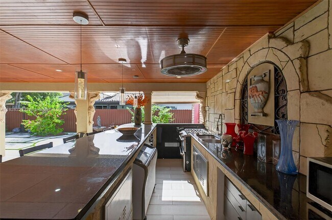 Foto del edificio - 2431 SW 127th Ave