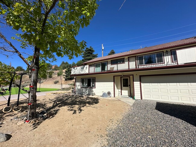 Building Photo - 2677 Rodney Dr