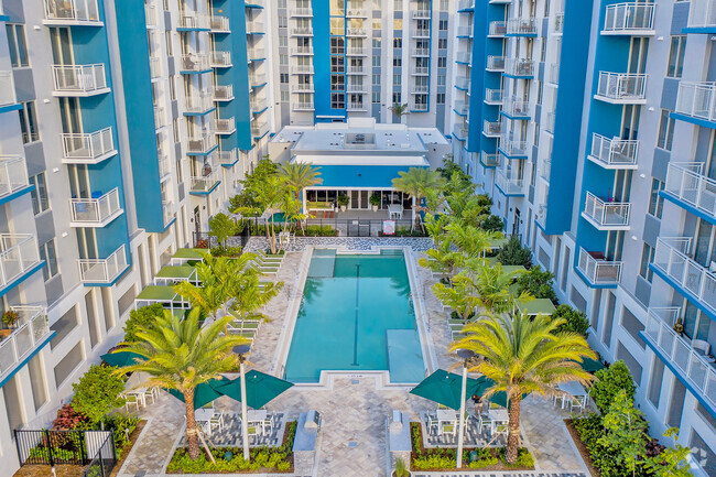 Building Photo - Pura Vida Hialeah Apartments