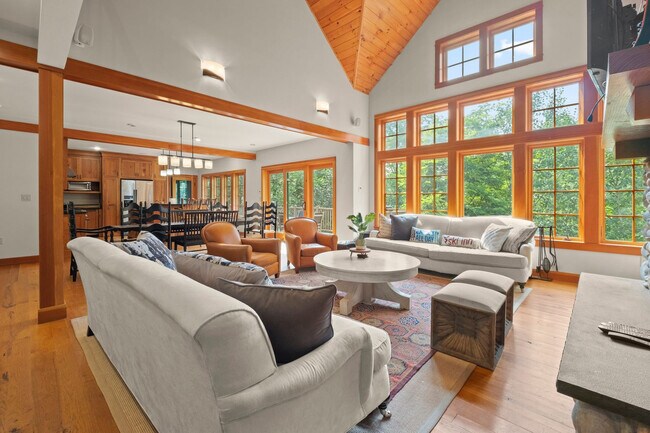 Foto del edificio - 12 Yellow Birch Cir