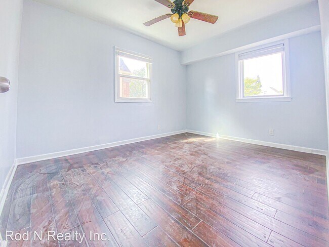 Foto del edificio - 4 br, 1 bath House - 21 165th st,