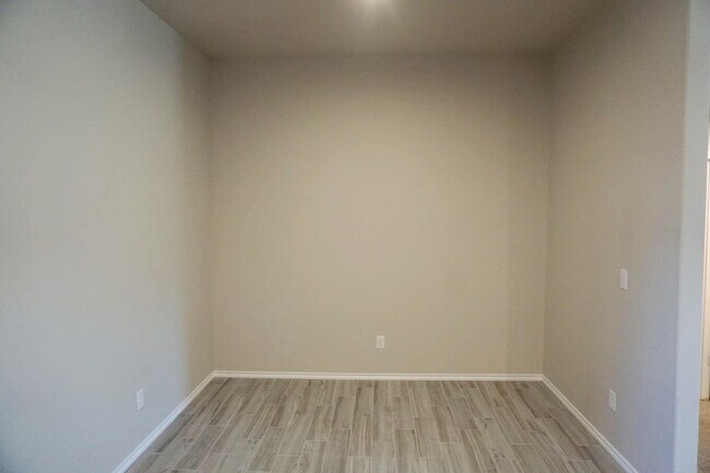 Foto del edificio - 6822 40th St
