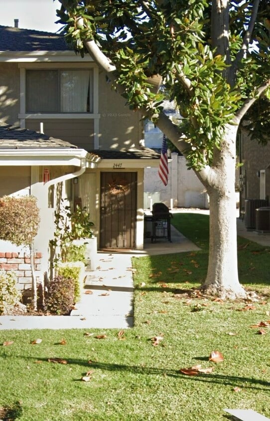 Building Photo - 2447 College Ln