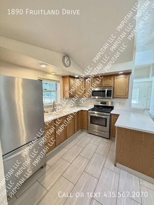 Building Photo - 1890 Fruitland Dr