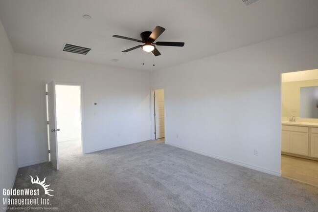 Building Photo - Newly Built 3Bdm 2.5Ba Home with Private Backyard in Prime Location.
