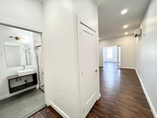 Photo - 824 N Calvert St Apartments