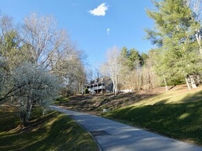 Building Photo - 15 Moriah Ln