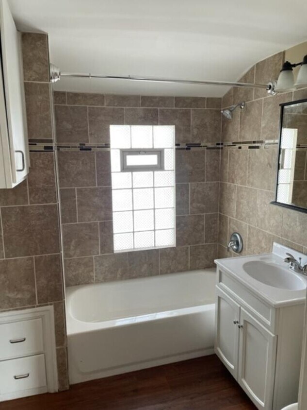 Bathroom - 2341 S 98th St