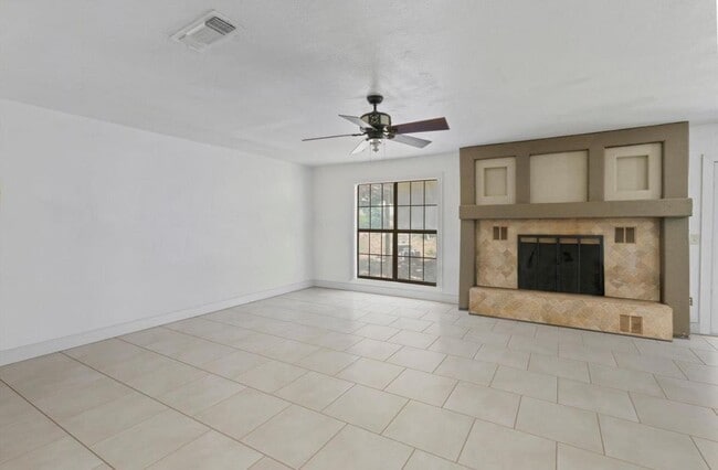 Building Photo - 670 Woodland Acres Dr