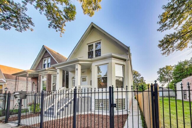 Foto del edificio - 3425 W Carroll Ave