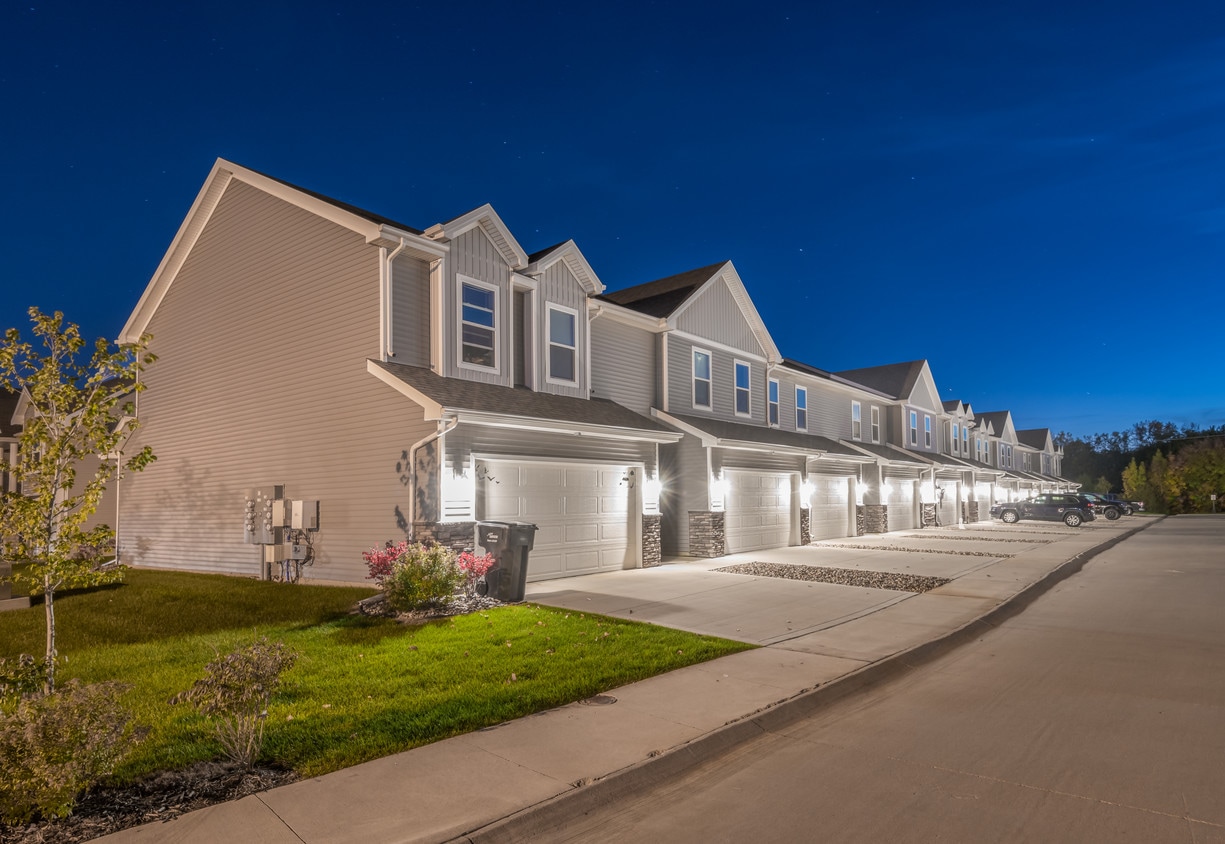 Twin Gates Townhomes Apartments in Ankeny, IA