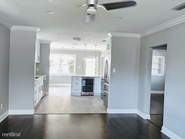 Building Photo - 3 br, 2 bath House - 3708 W DE LEON ST