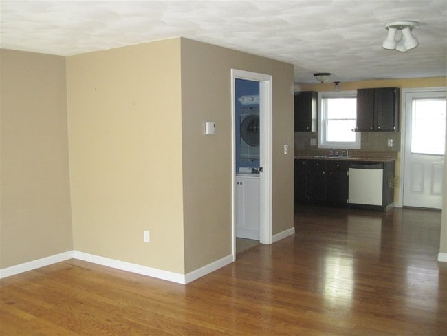 Building Photo - 97 Stonegate Ln