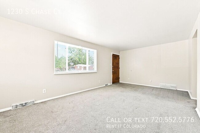 Foto del edificio - 1230 S Chase Ct