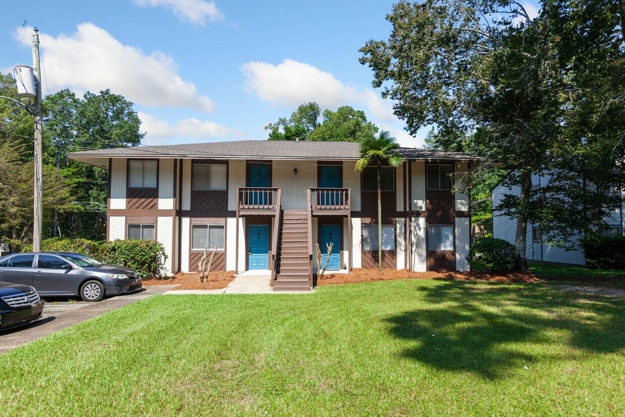 1402 Ramble Brook Unit A, Tallahassee, FL 32301 Room for Rent in