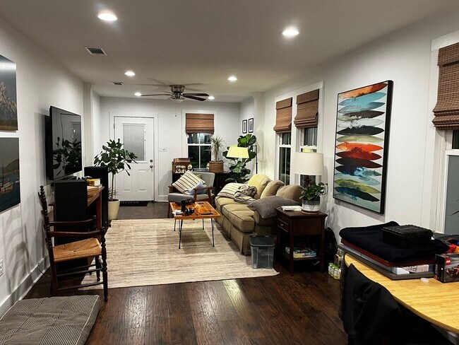 Building Photo - Charming Home In the Garden District- Ideal Location