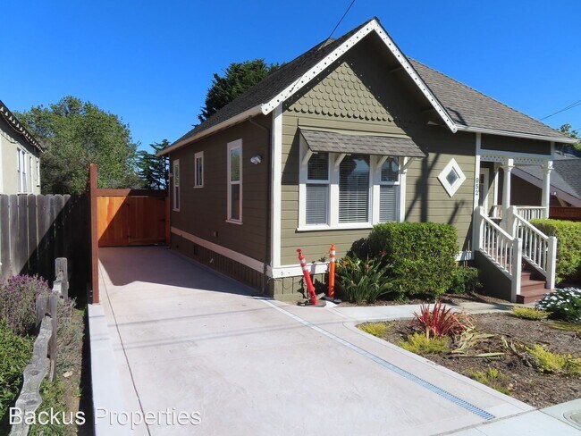 Foto del edificio - 2 br, 1 bath House - 952 W. Franklin St.