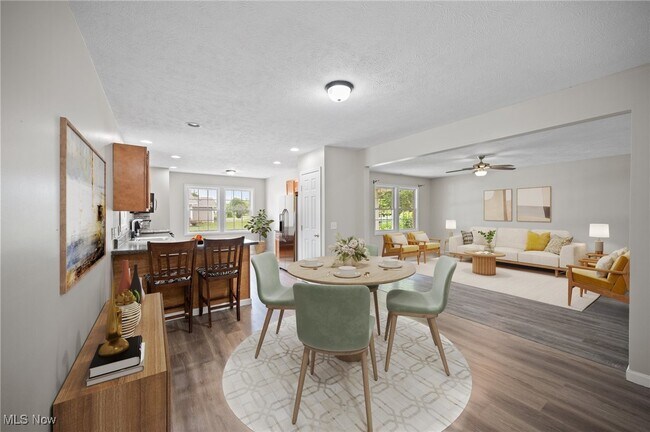 Foto del edificio - 3031 Logan Ln N