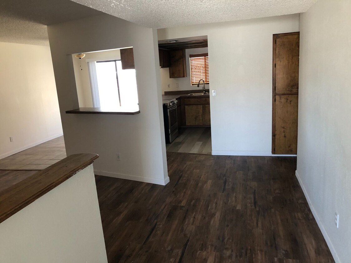 Primary Photo - 3 Bed 2 Bath Home