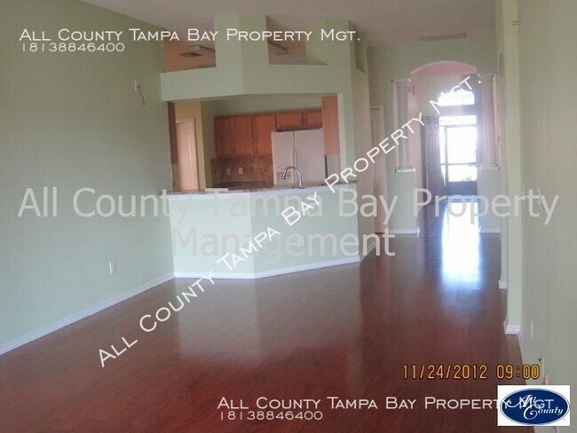 Building Photo - 4 Bedroom Executive Home