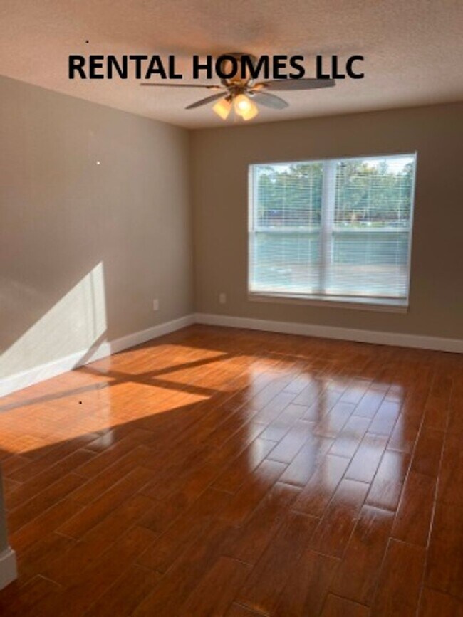 Foto del edificio - Patio Home, Minutes Away From UCF, Technol...