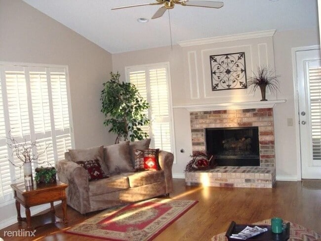 Building Photo - 3 br, 2 bath House - 9306 Chattanooga Dr