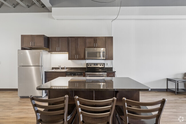 2BR, 1BA - 1,368SF - Dining Room - Creekwalk Commons