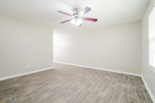 Building Photo - 1647 Enchanted Forest Dr