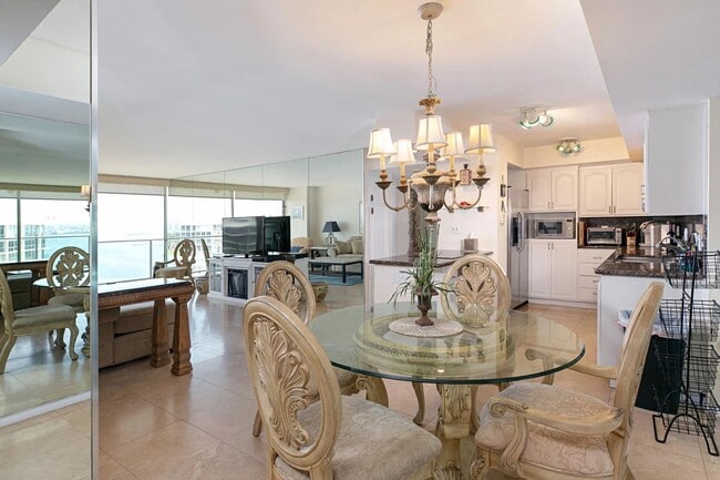 Foto del edificio - 1830 Avenida Del Mundo