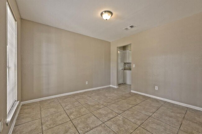 Foto del edificio - 11402 Sky Way Dr