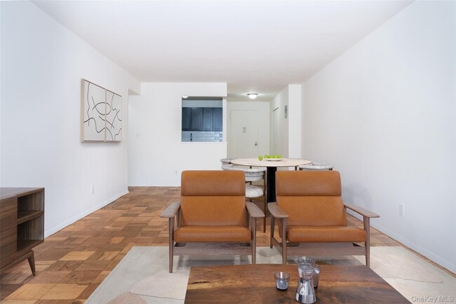 Building Photo - 125 Lake St