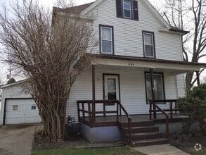 Building Photo - 809 W Pasewalk Ave