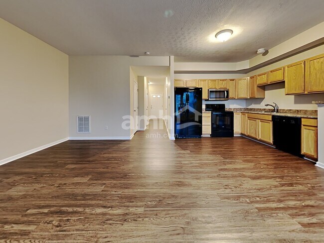 Building Photo - 5929 Marsh Circle