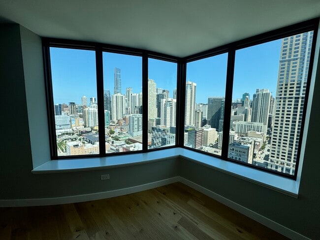 Building Photo - 400 N La Salle Dr