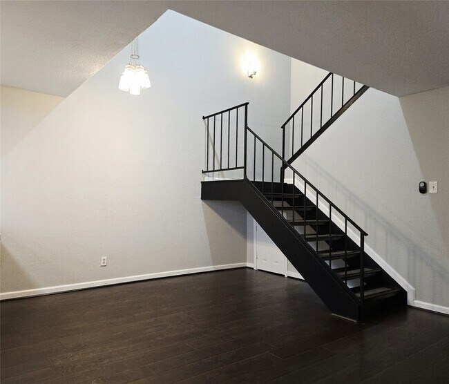 Building Photo - 14911 Wunderlich Dr