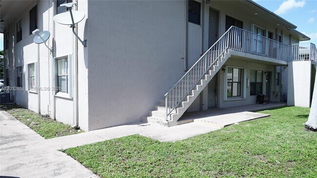 Foto del edificio - 15326 SW 72nd St